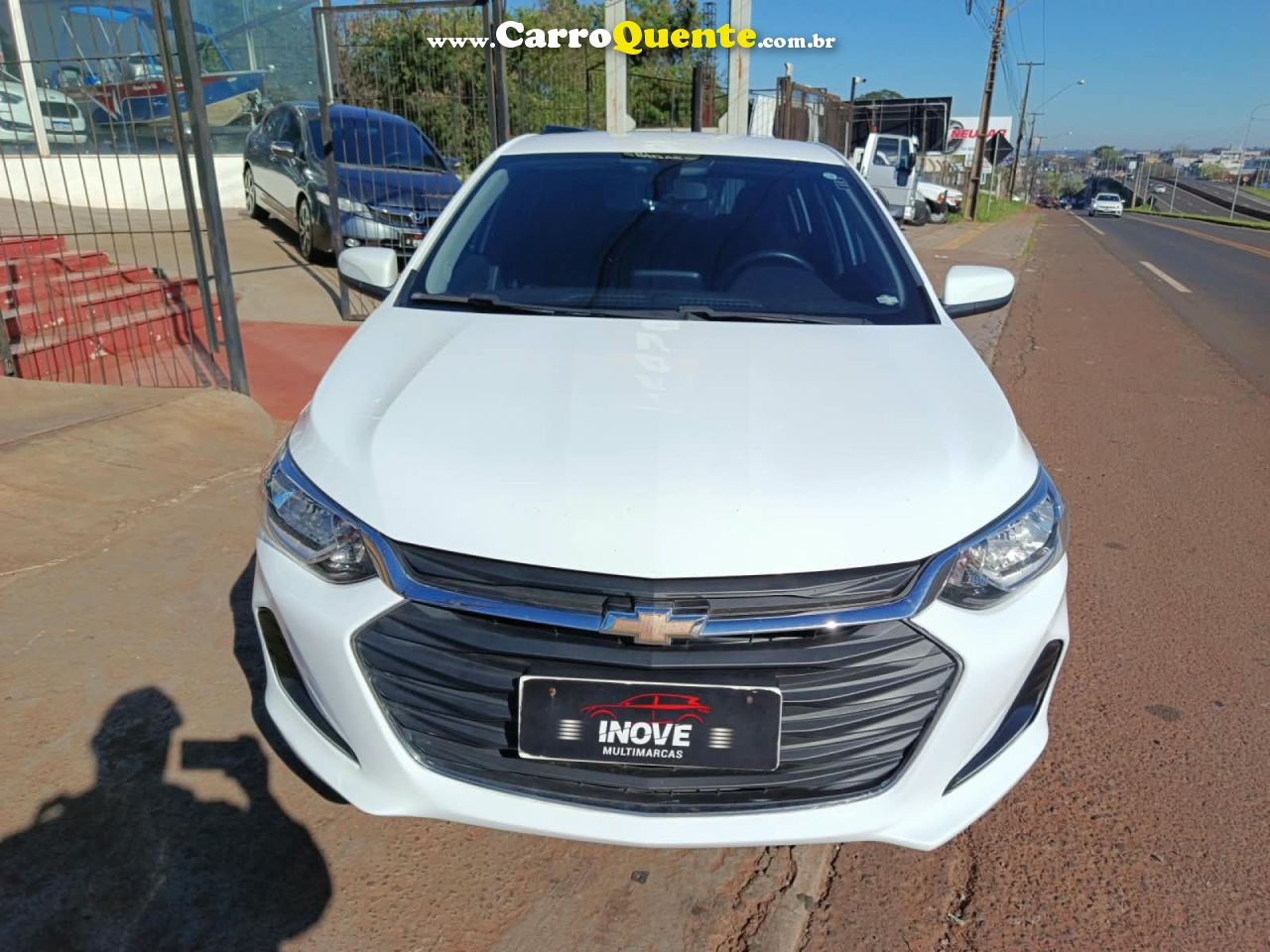 CHEVROLET   ONIX HATCH LT 1.0 12V FLEX 5P MEC.   BRANCO 2023 1.0 FLEX - Loja