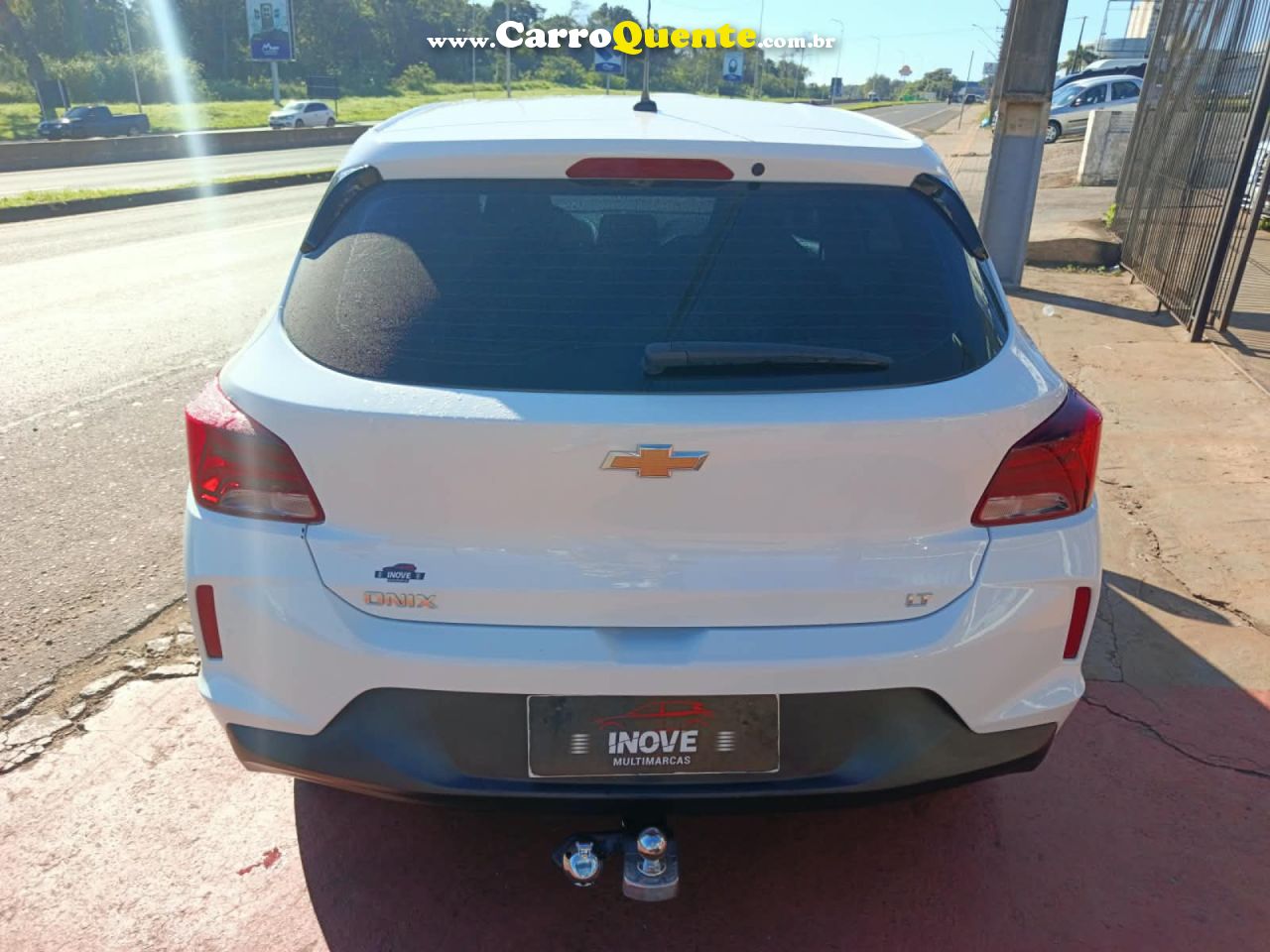CHEVROLET   ONIX HATCH LT 1.0 12V FLEX 5P MEC.   BRANCO 2023 1.0 FLEX - Loja