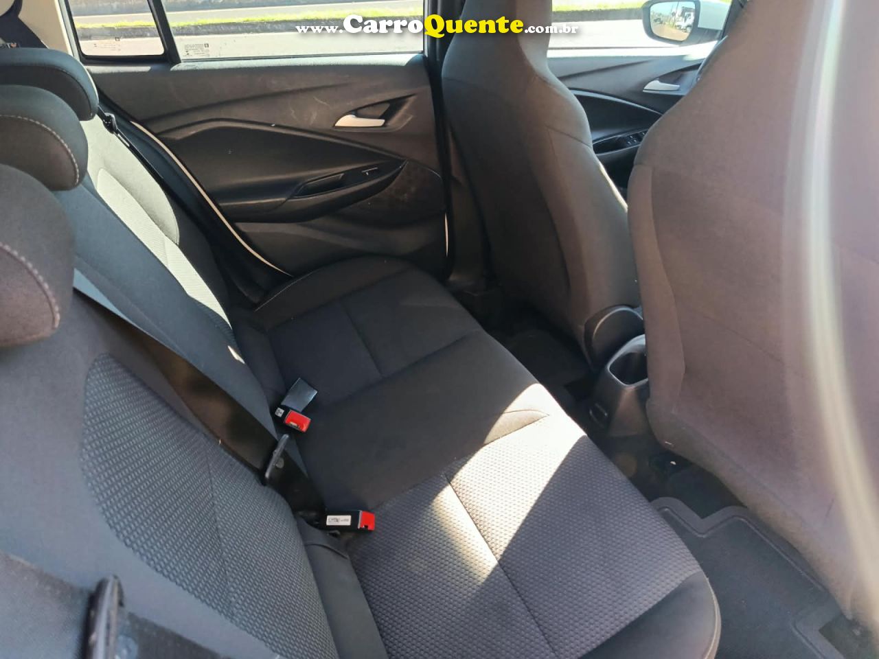 CHEVROLET   ONIX HATCH LT 1.0 12V FLEX 5P MEC.   BRANCO 2023 1.0 FLEX - Loja