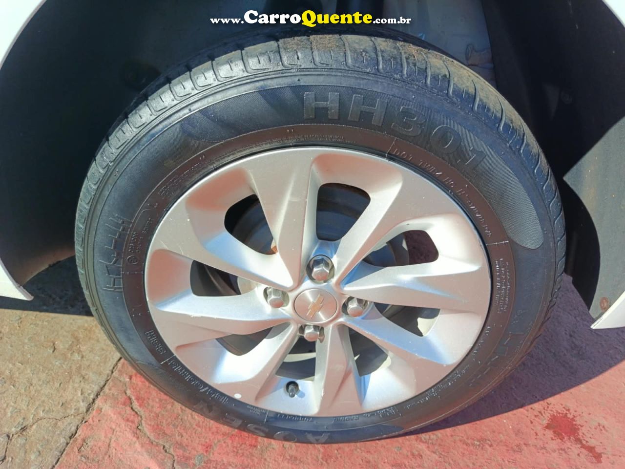 CHEVROLET   ONIX HATCH LT 1.0 12V FLEX 5P MEC.   BRANCO 2023 1.0 FLEX - Loja