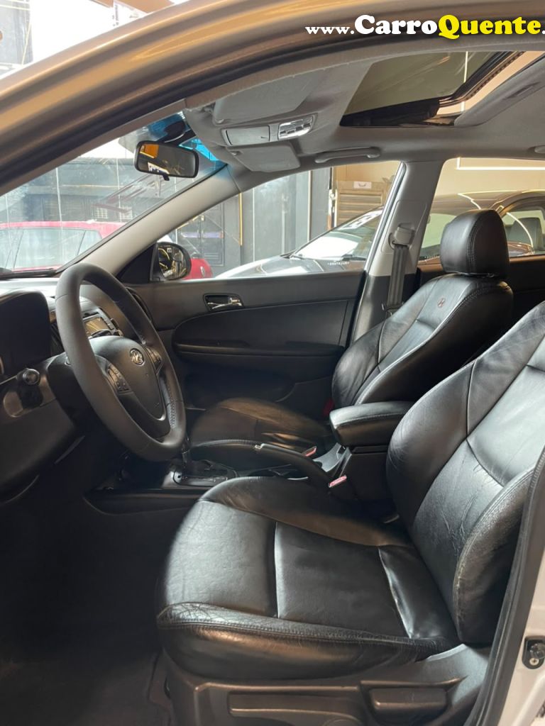 HYUNDAI   I30 2.0 16V 145CV 5P AUT.   PRATA 2010 2.0 GASOLINA - Loja