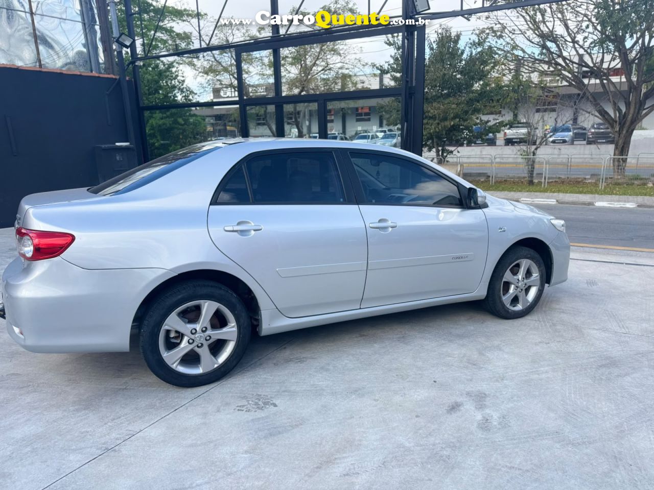 TOYOTA   COROLLA XEI 2.0 FLEX 16V AUT.   PRATA 2012 2.0 FLEX - Loja