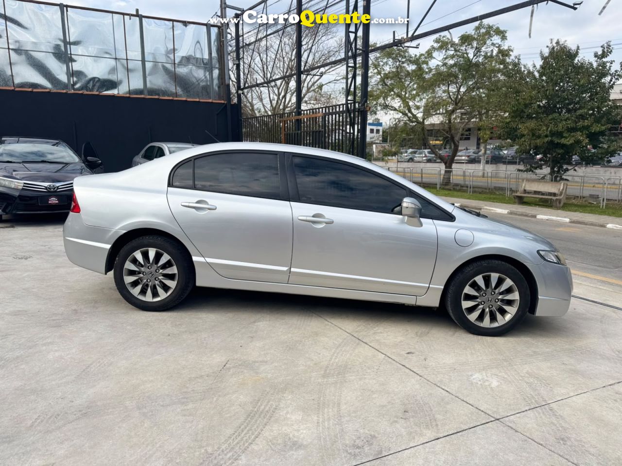 HONDA   CIVIC SED. LXL LXL SE 1.8 FLEX 16V AUT.   PRATA 2011 1.8 FLEX - Loja