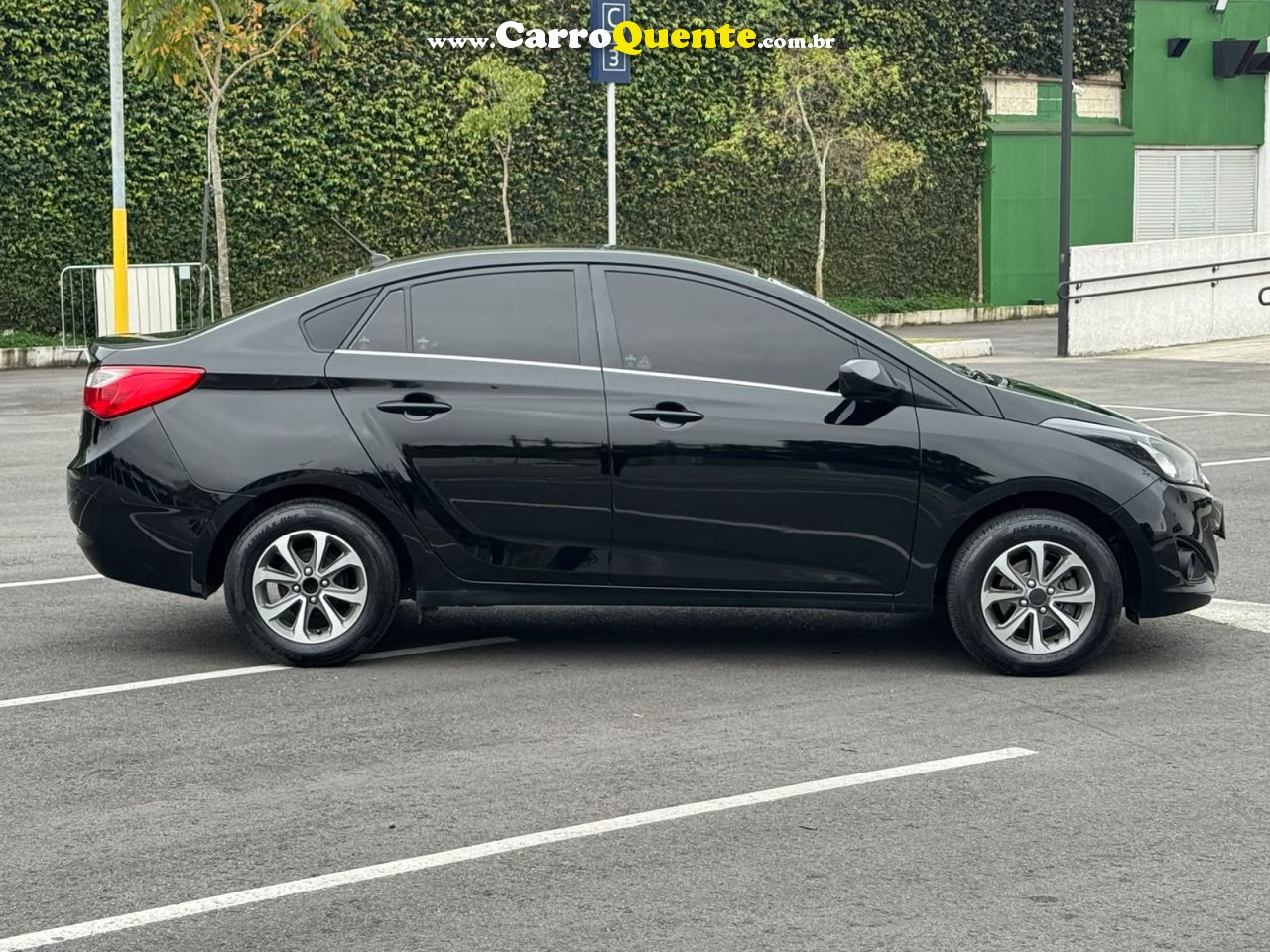 HYUNDAI HB20S 1.6 COMFORT PLUS 16V 2015 - Loja