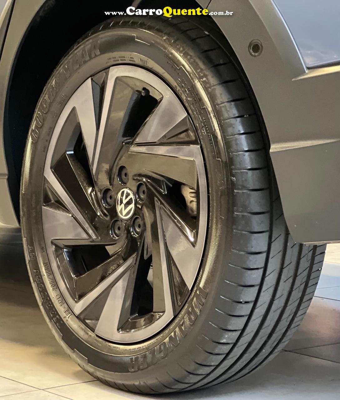 VOLKSWAGEN NIVUS 1.0 200 TSI TOTAL HIGHLINE 2025 - Loja