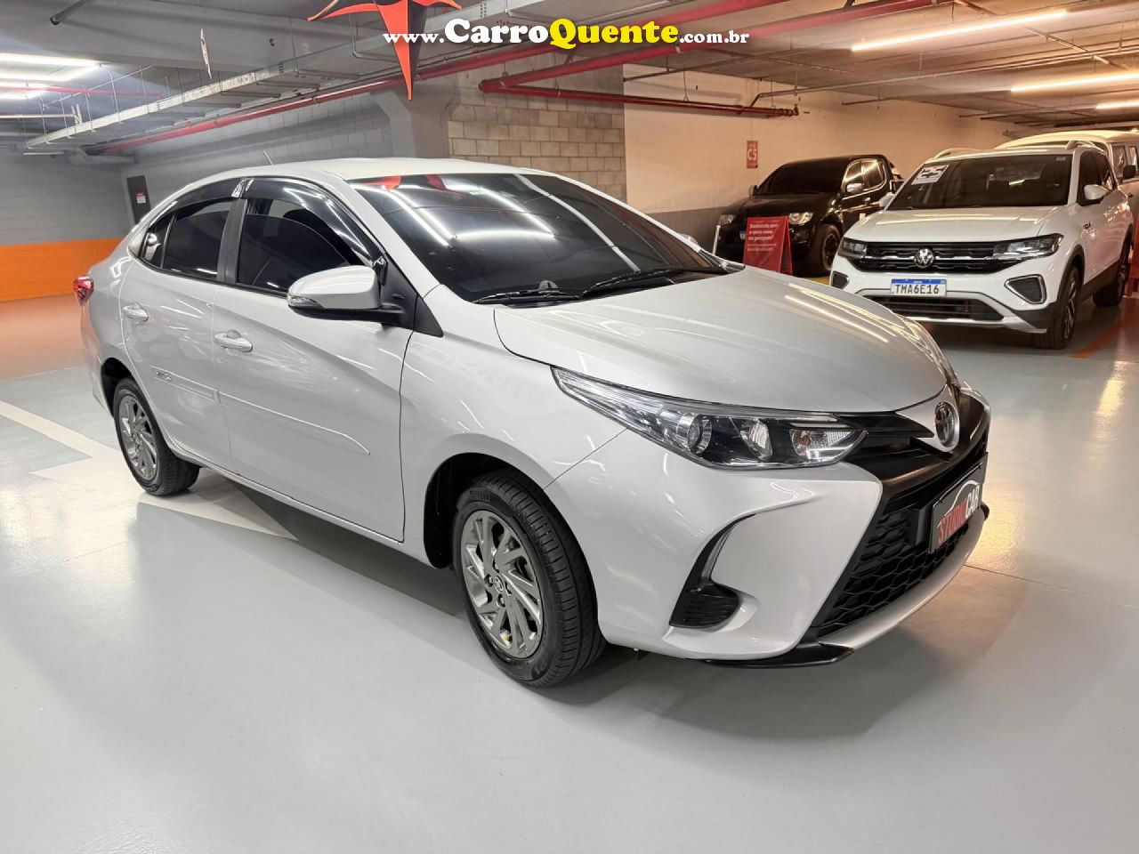 TOYOTA   YARIS XS SEDAN 1.5 FLEX 16V 4P AUT.   PRATA 2024 1.5 FLEX - Loja