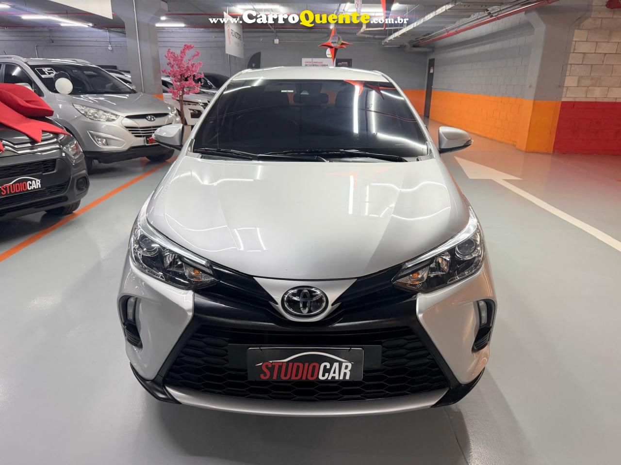 TOYOTA   YARIS XS SEDAN 1.5 FLEX 16V 4P AUT.   PRATA 2024 1.5 FLEX - Loja