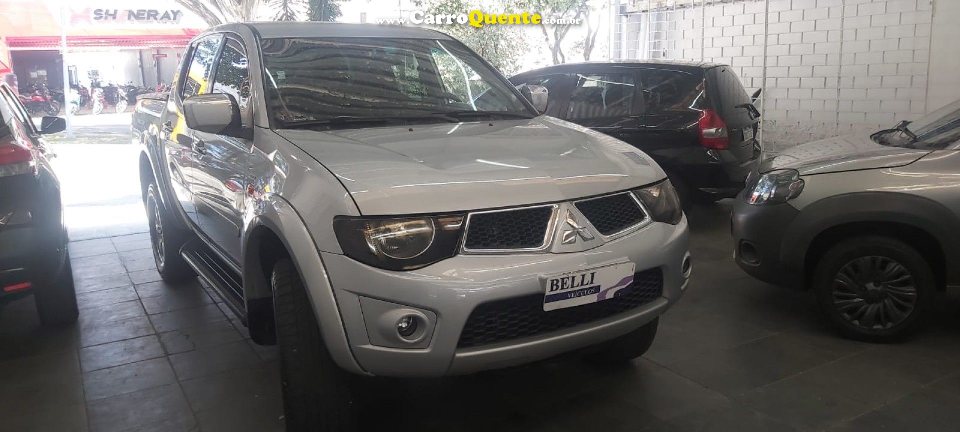 MITSUBISHI   L200 GL 2.5 4X4 CD DIESEL   PRATA 2012 2.0 DIESEL - Loja