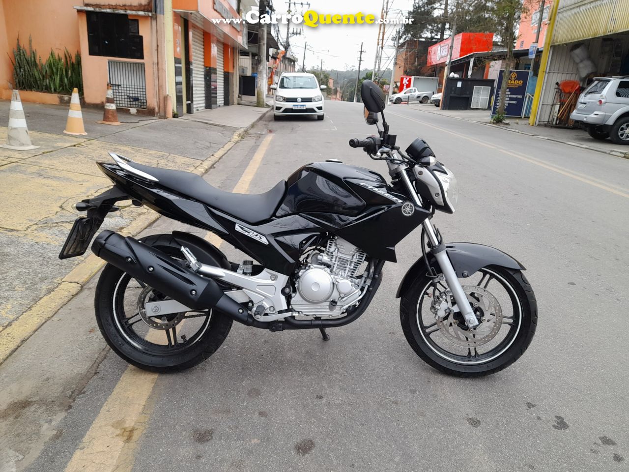 YAMAHA    YAMAHAFAZER YS 250   PRETO 2013 250 GASOLINA - Loja