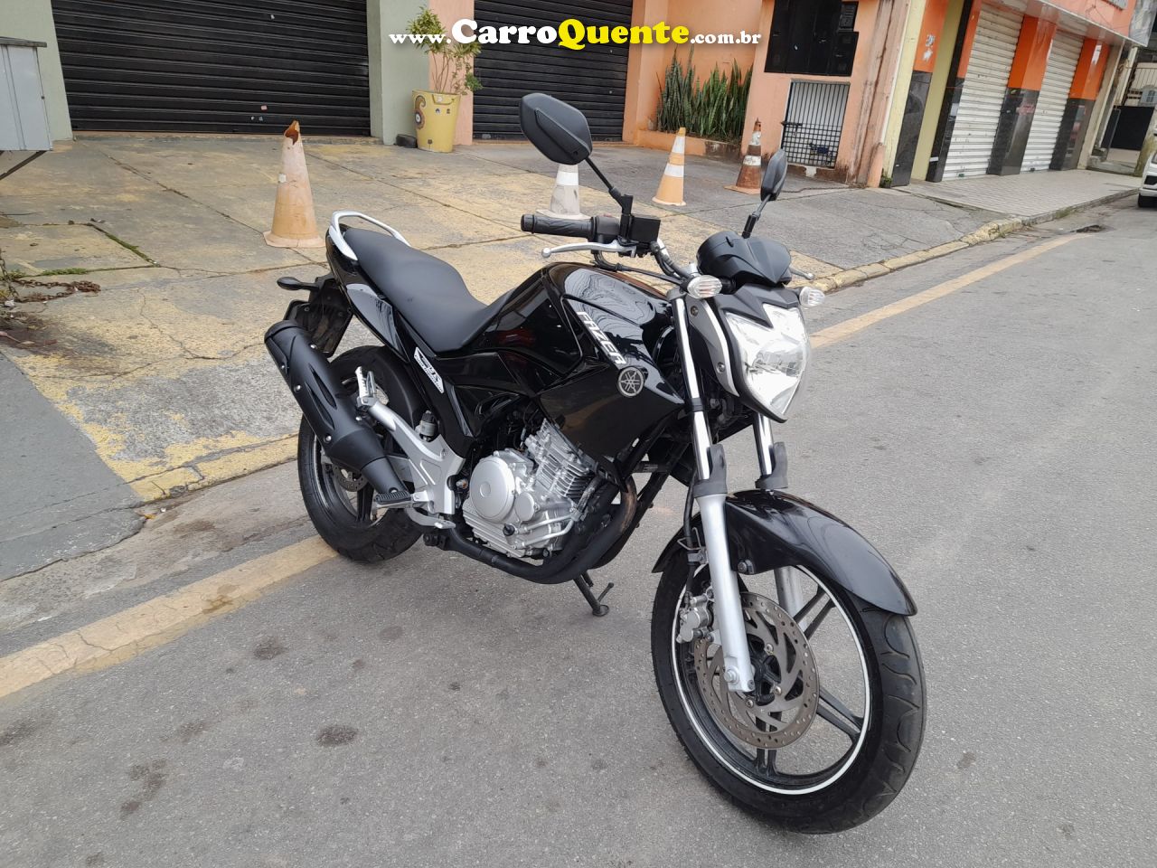 YAMAHA    YAMAHAFAZER YS 250   PRETO 2013 250 GASOLINA - Loja