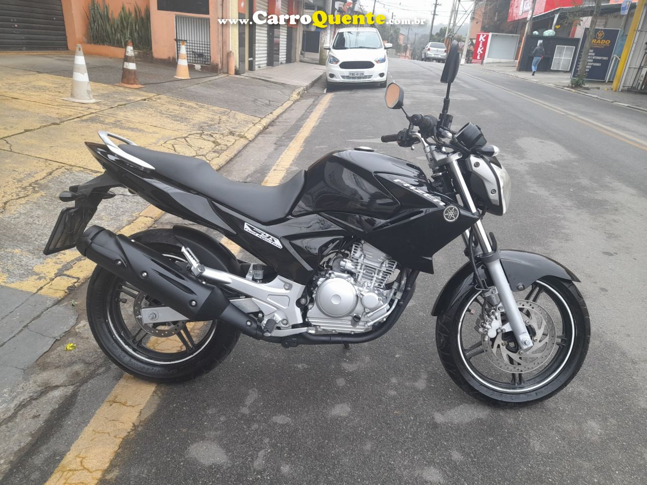 YAMAHA    YAMAHAFAZER YS 250   PRETO 2013 250 GASOLINA - Loja