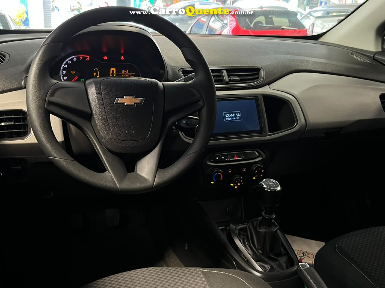 CHEVROLET   ONIX HATCH JOY 1.0 8V FLEX 5P MEC.   BRANCO 2019 1.0 FLEX - Loja
