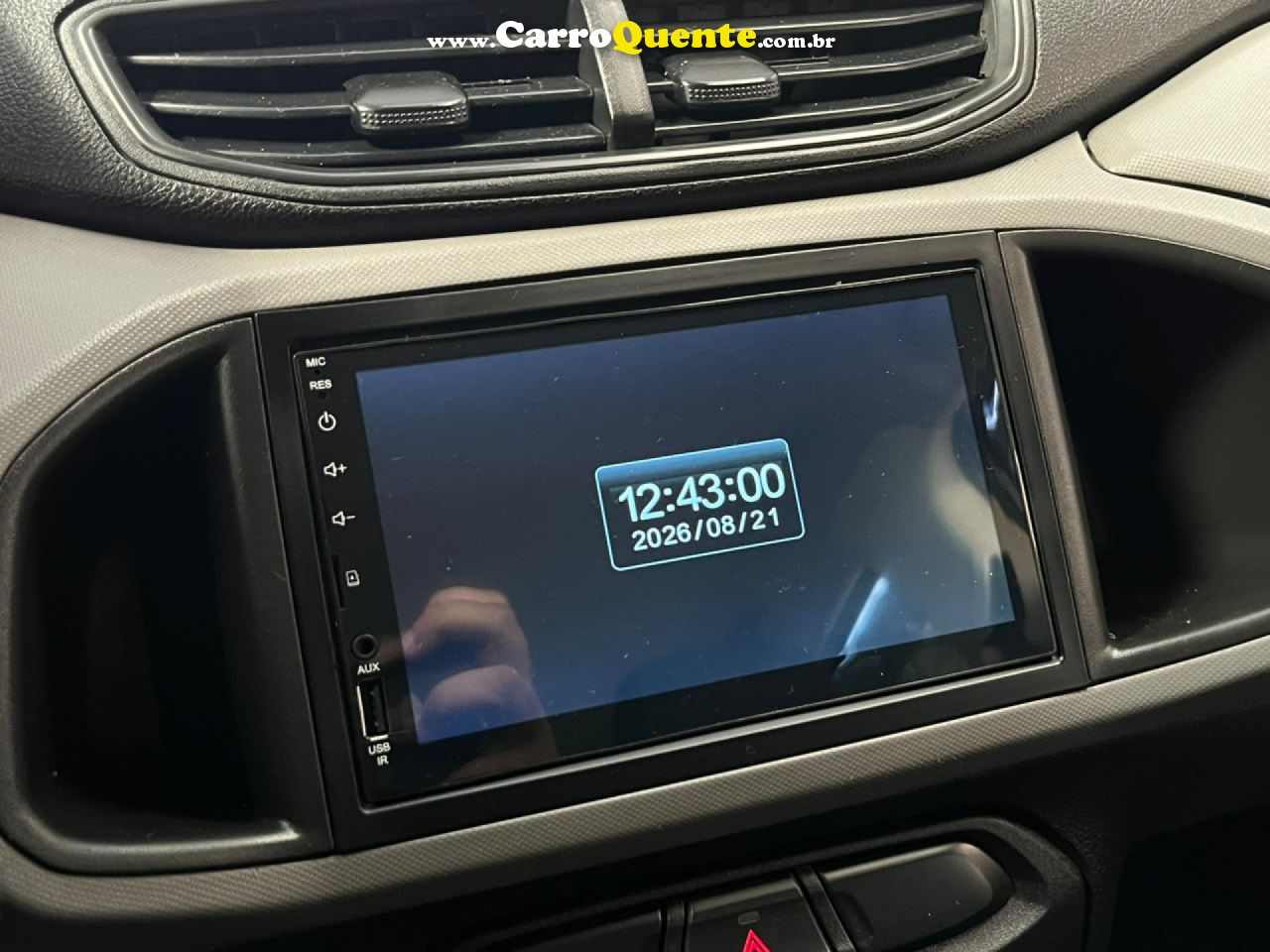 CHEVROLET   ONIX HATCH JOY 1.0 8V FLEX 5P MEC.   BRANCO 2019 1.0 FLEX - Loja