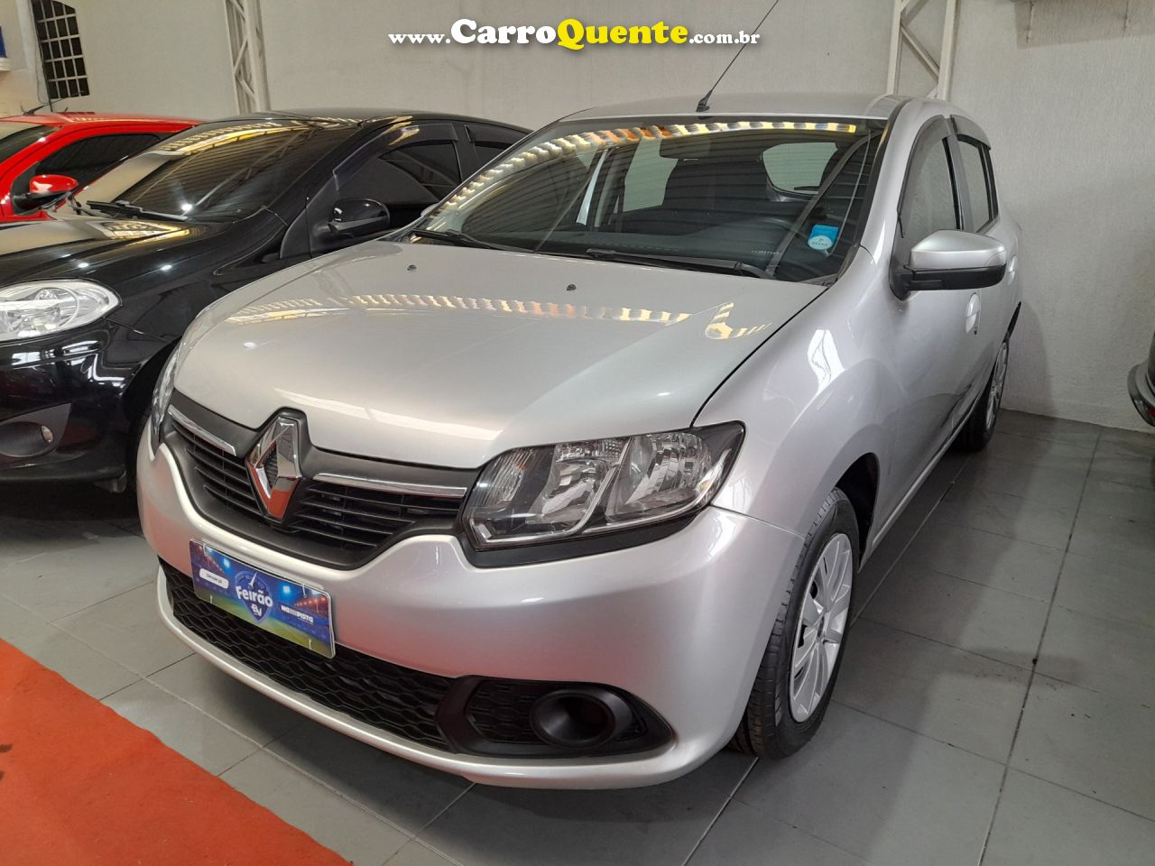 RENAULT   SANDERO SCE   PRATA 2018 1.6 FLEX - Loja
