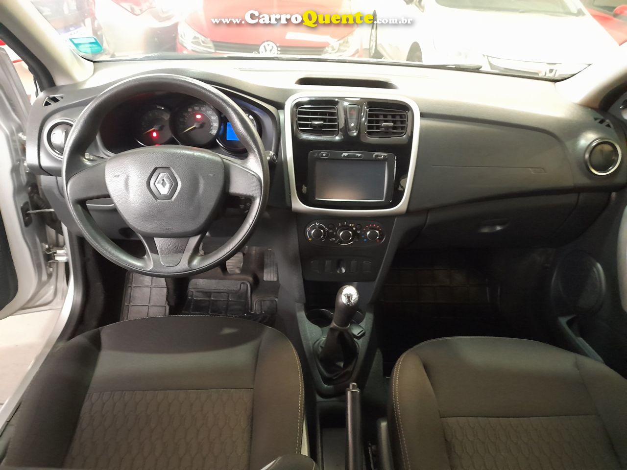 RENAULT   SANDERO SCE   PRATA 2018 1.6 FLEX - Loja