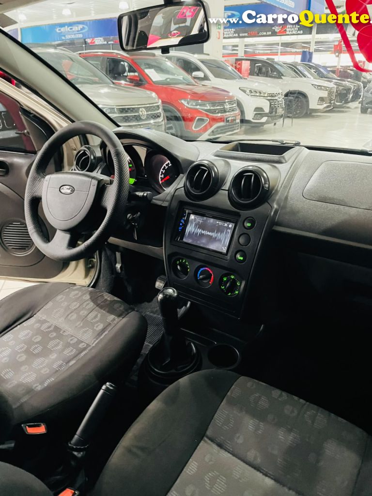 FORD   FIESTA 1.0 8V FLEXCLASS 1.0 8V FLEX 5P   PRATA 2013 1.0 FLEX - Loja