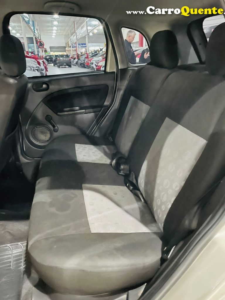 FORD   FIESTA 1.0 8V FLEXCLASS 1.0 8V FLEX 5P   PRATA 2013 1.0 FLEX - Loja