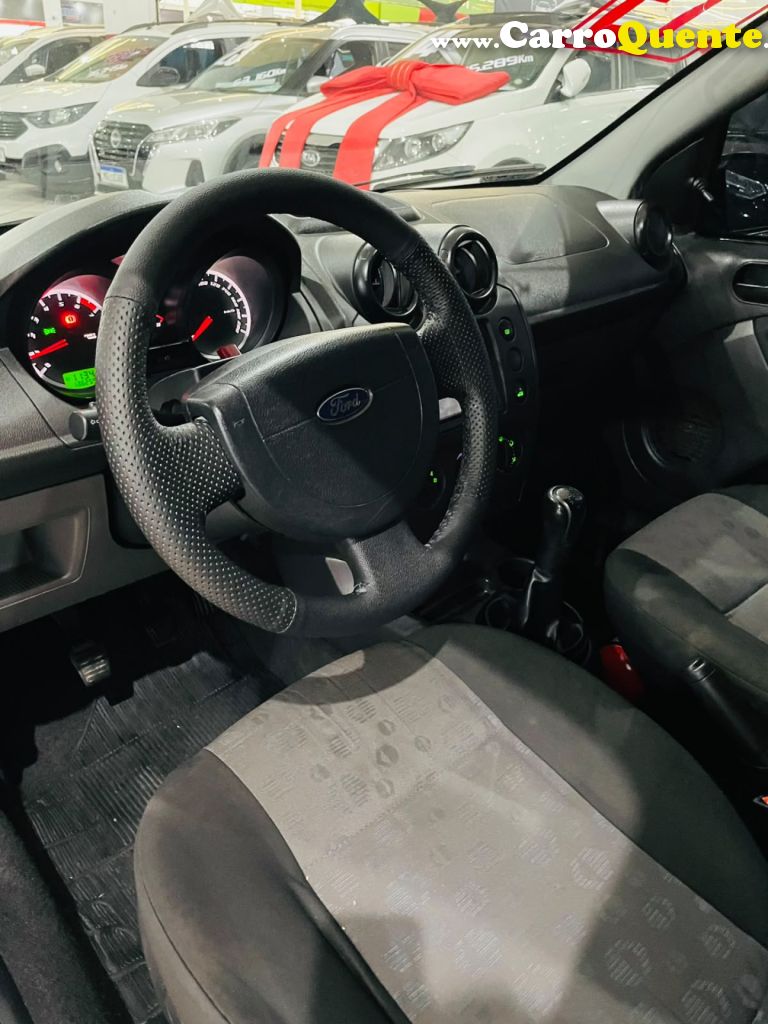 FORD   FIESTA 1.0 8V FLEXCLASS 1.0 8V FLEX 5P   PRATA 2013 1.0 FLEX - Loja