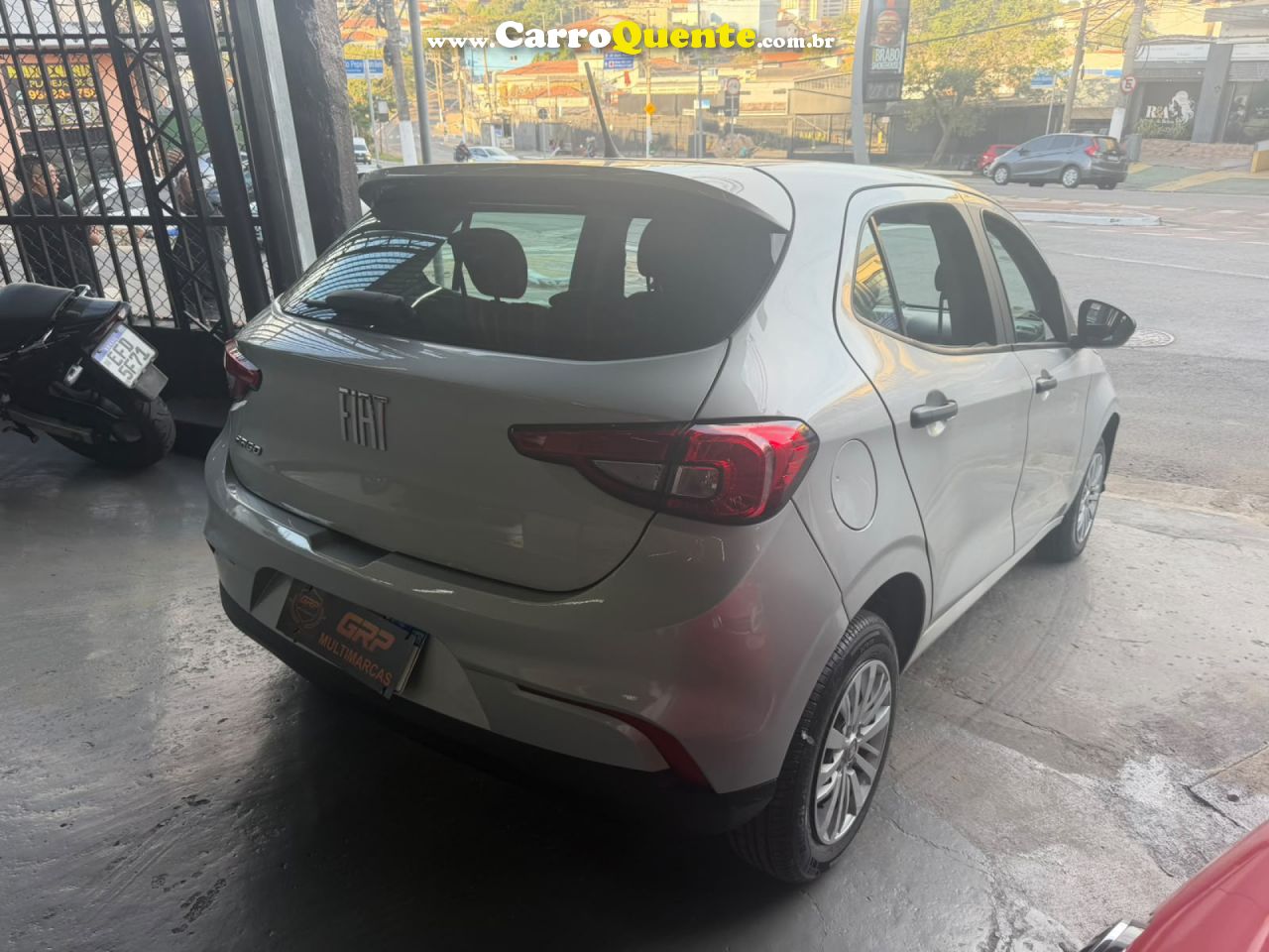 FIAT   ARGO 1.0 6V FLEX.   PRATA 2023 1.0 FLEX - Loja