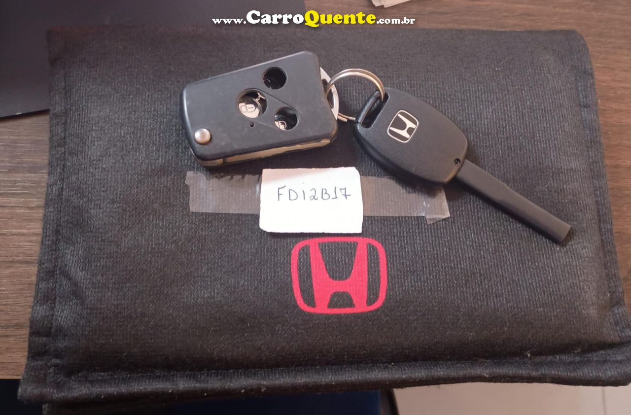 HONDA   CIVIC SEDAN LXS 1.81.8 FLEX 16V AUT. 4P   PRATA 2012 1.8 FLEX - Loja