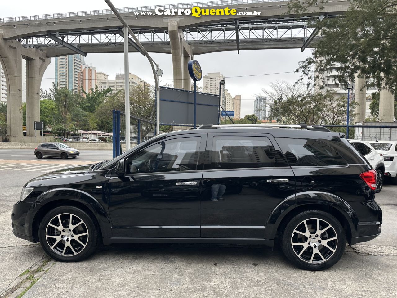 DODGE   JOURNEY RT 3.6 AWD V6 AUT.   PRETO 2015 3.6 V6 GASOLINA - Loja