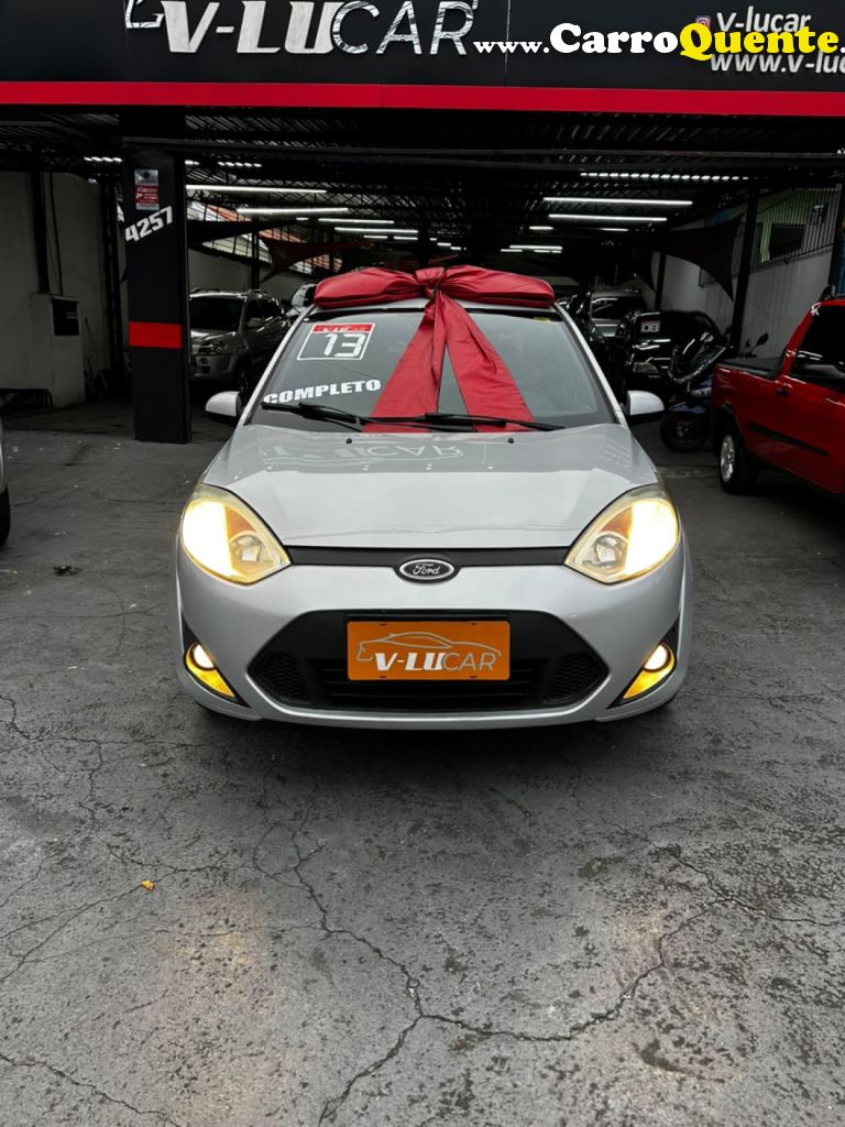 FORD   FIESTA SEDAN 1.6 16V FLEX MEC.   PRATA 2013 1.6 FLEX - Loja