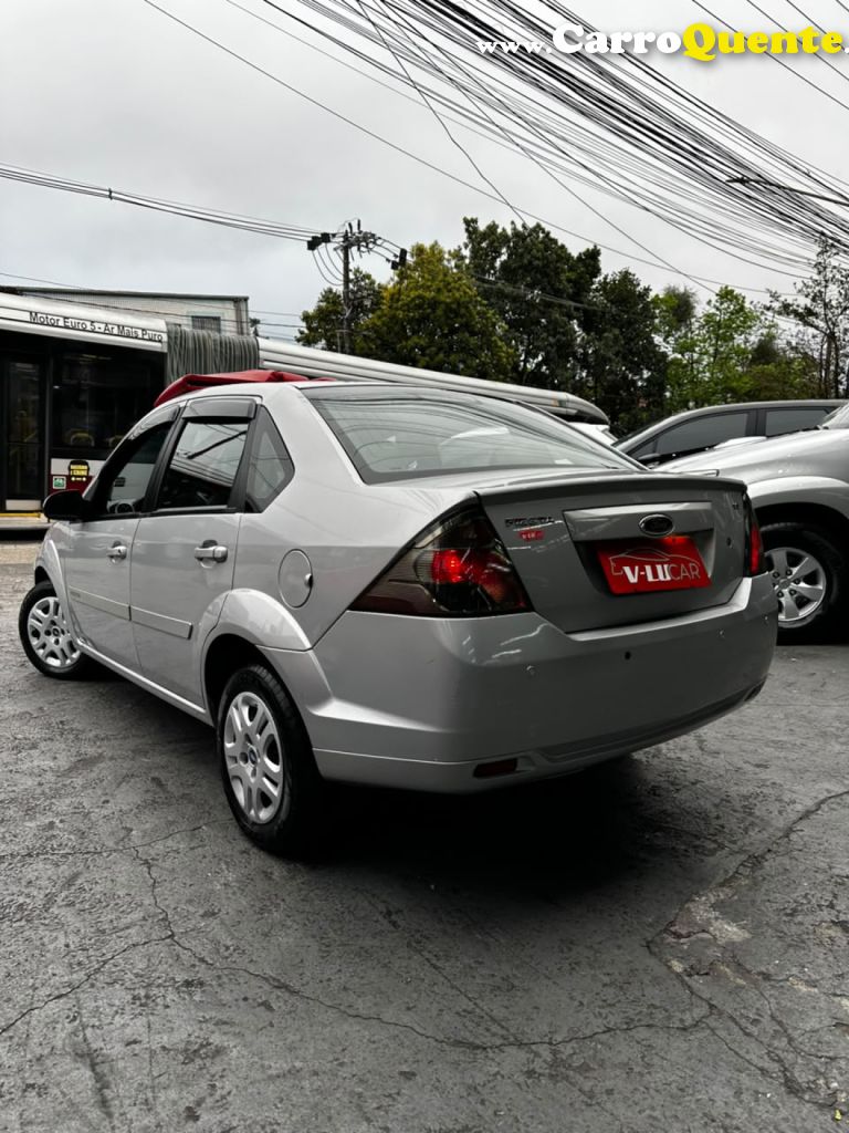 FORD   FIESTA SEDAN 1.6 16V FLEX MEC.   PRATA 2013 1.6 FLEX - Loja