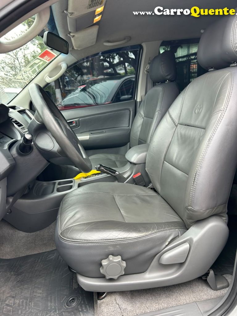 TOYOTA   HILUX CD SR 4X2 2.7 16V2.7 FLEX AUT.   PRATA 2013 2.7 FLEX - Loja