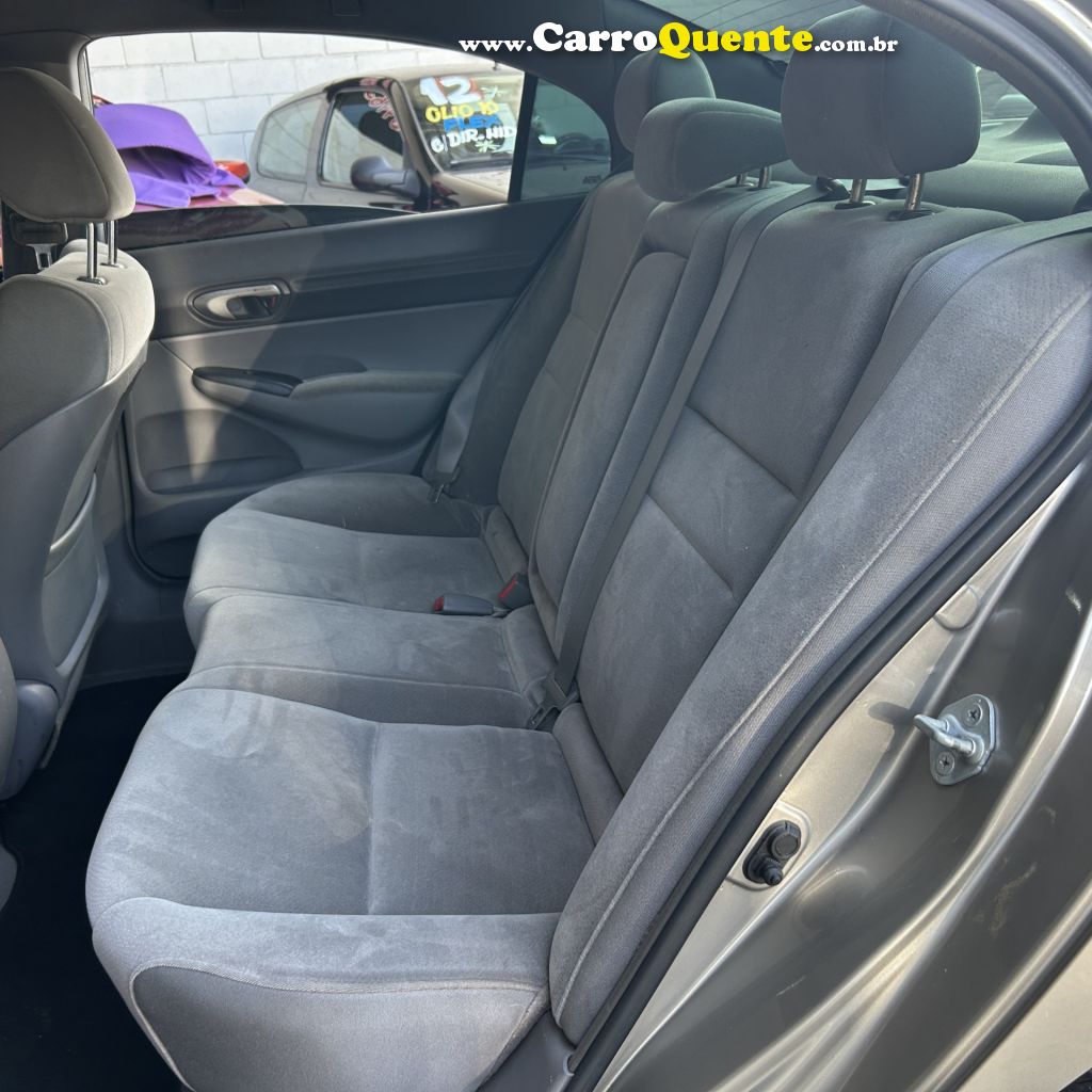 HONDA   CIVIC SED LX 1.8 AUT 4P   PRATA 2007 1.8 GASOLINA - Loja