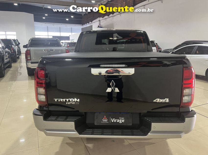 Mitsubishi TRITON 2.4 BITURBO DIESEL CD HPE-S 4X4 AUTOMÁTICO - Loja