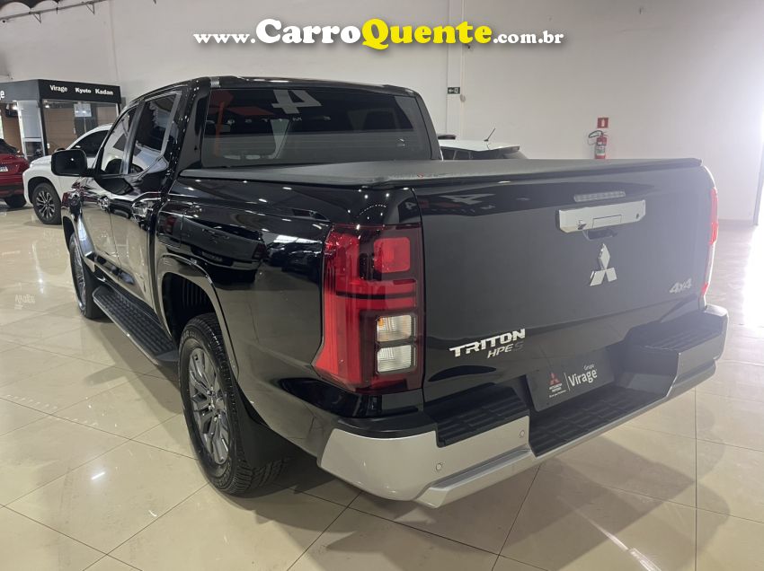 Mitsubishi TRITON 2.4 BITURBO DIESEL CD HPE-S 4X4 AUTOMÁTICO - Loja