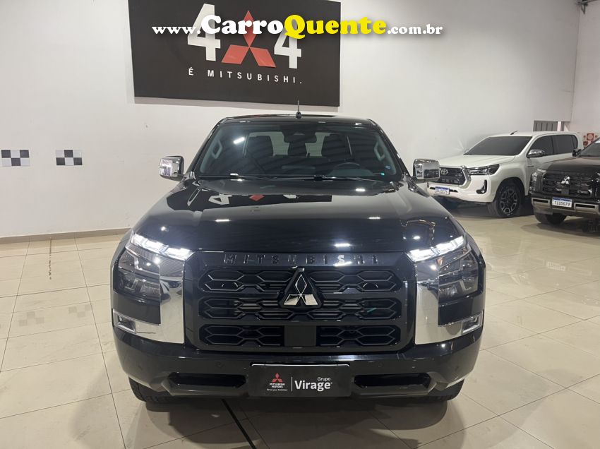 Mitsubishi TRITON 2.4 BITURBO DIESEL CD HPE-S 4X4 AUTOMÁTICO - Loja