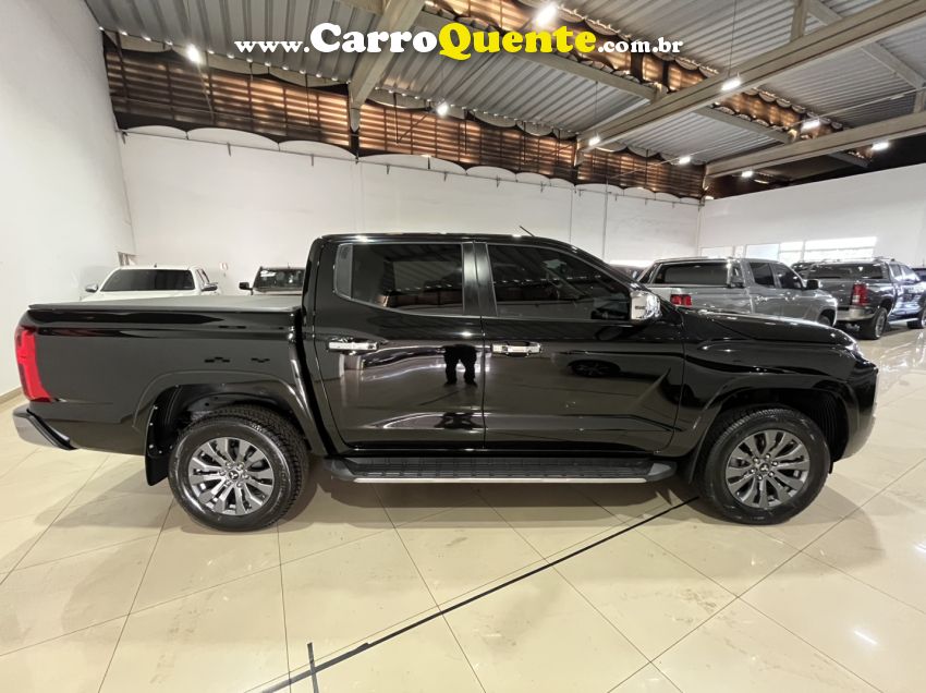Mitsubishi TRITON 2.4 BITURBO DIESEL CD HPE-S 4X4 AUTOMÁTICO - Loja