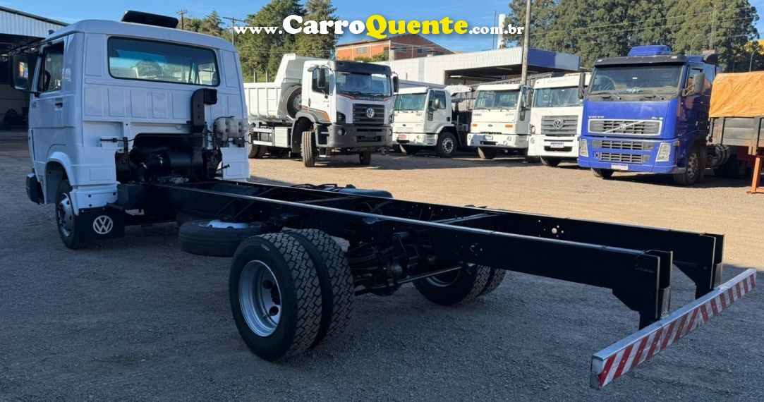 Volkswagen 8120 8-120/8-120 euro3 Worker 2p chassi - Loja