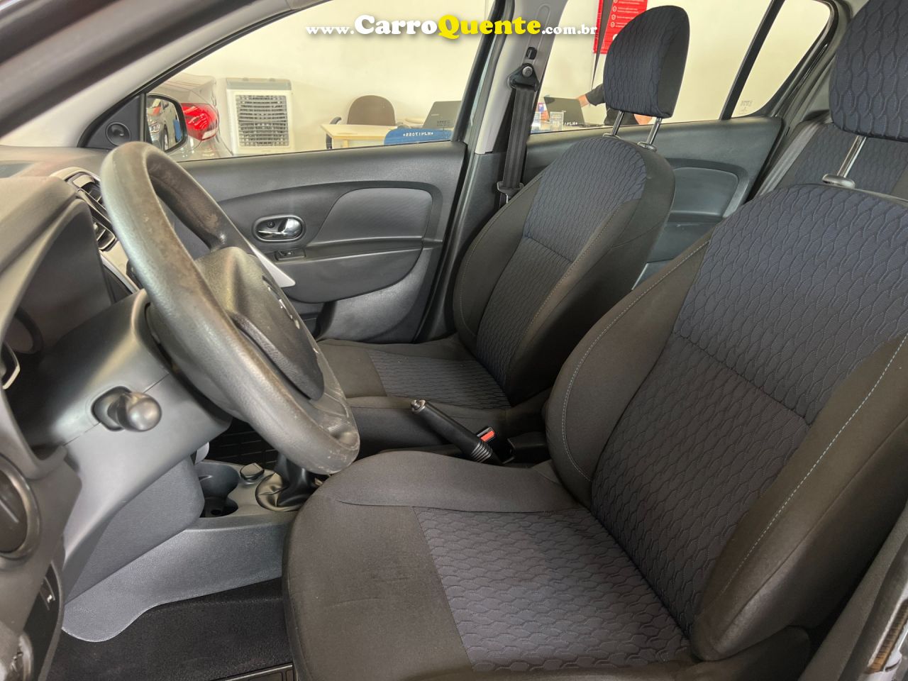 RENAULT SANDERO 1.0 EXPRESSION 16V 2017 - Loja