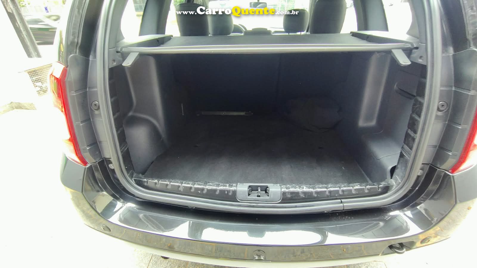 RENAULT DUSTER 1.6 DYNAMIQUE 4X2 16V 2015 - Loja