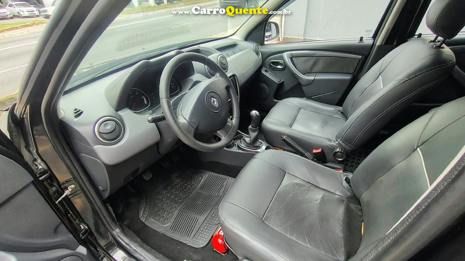 RENAULT DUSTER 1.6 DYNAMIQUE 4X2 16V 2015 - Loja