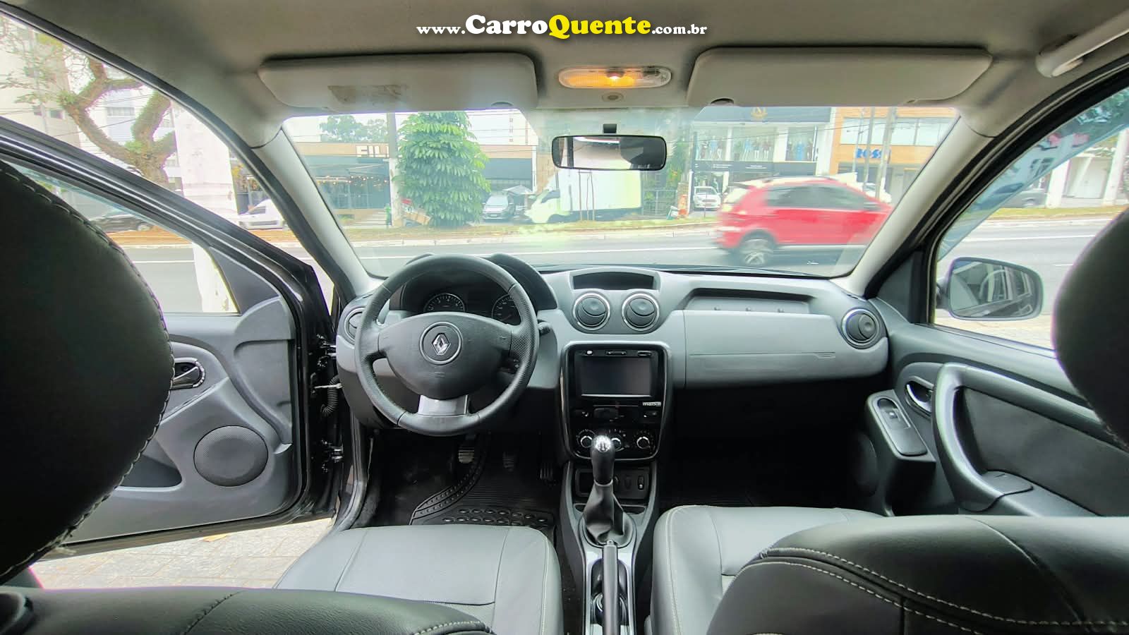 RENAULT DUSTER 1.6 DYNAMIQUE 4X2 16V 2015 - Loja