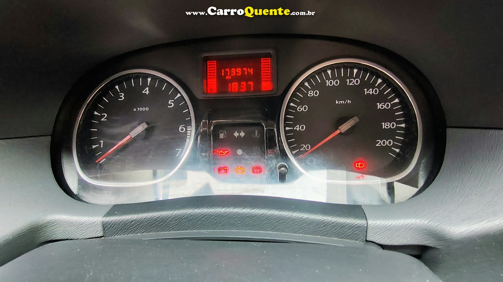 RENAULT DUSTER 1.6 DYNAMIQUE 4X2 16V 2015 - Loja