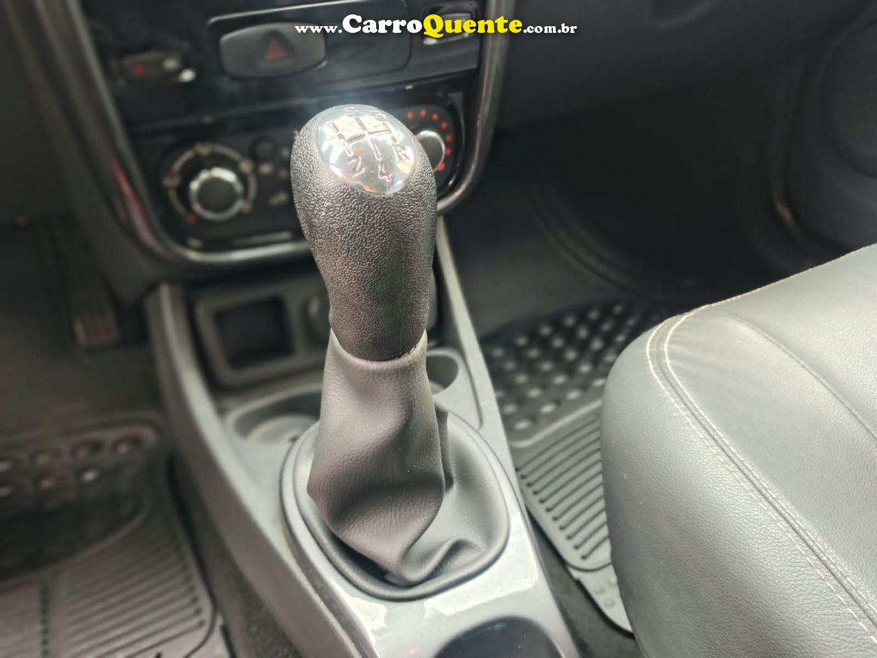 RENAULT DUSTER 1.6 DYNAMIQUE 4X2 16V 2015 - Loja