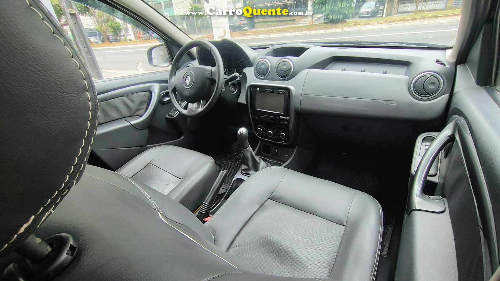 RENAULT DUSTER 1.6 DYNAMIQUE 4X2 16V 2015 - Loja