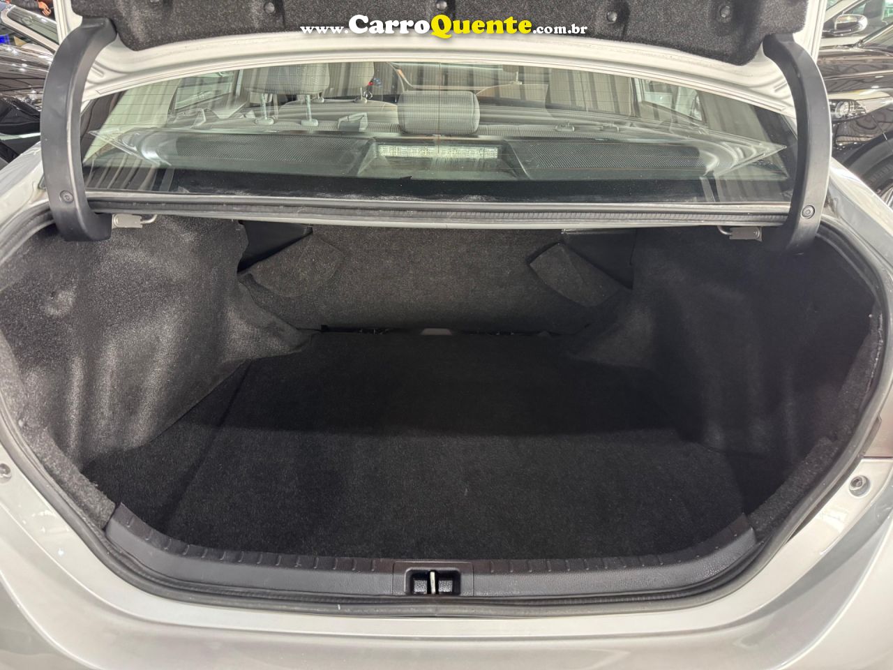 TOYOTA COROLLA 1.8 GLI 16V 2018 - Loja