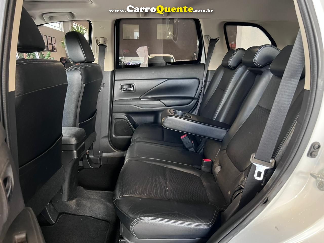 MITSUBISHI OUTLANDER 2.2 4X4 16V 2016 - Loja