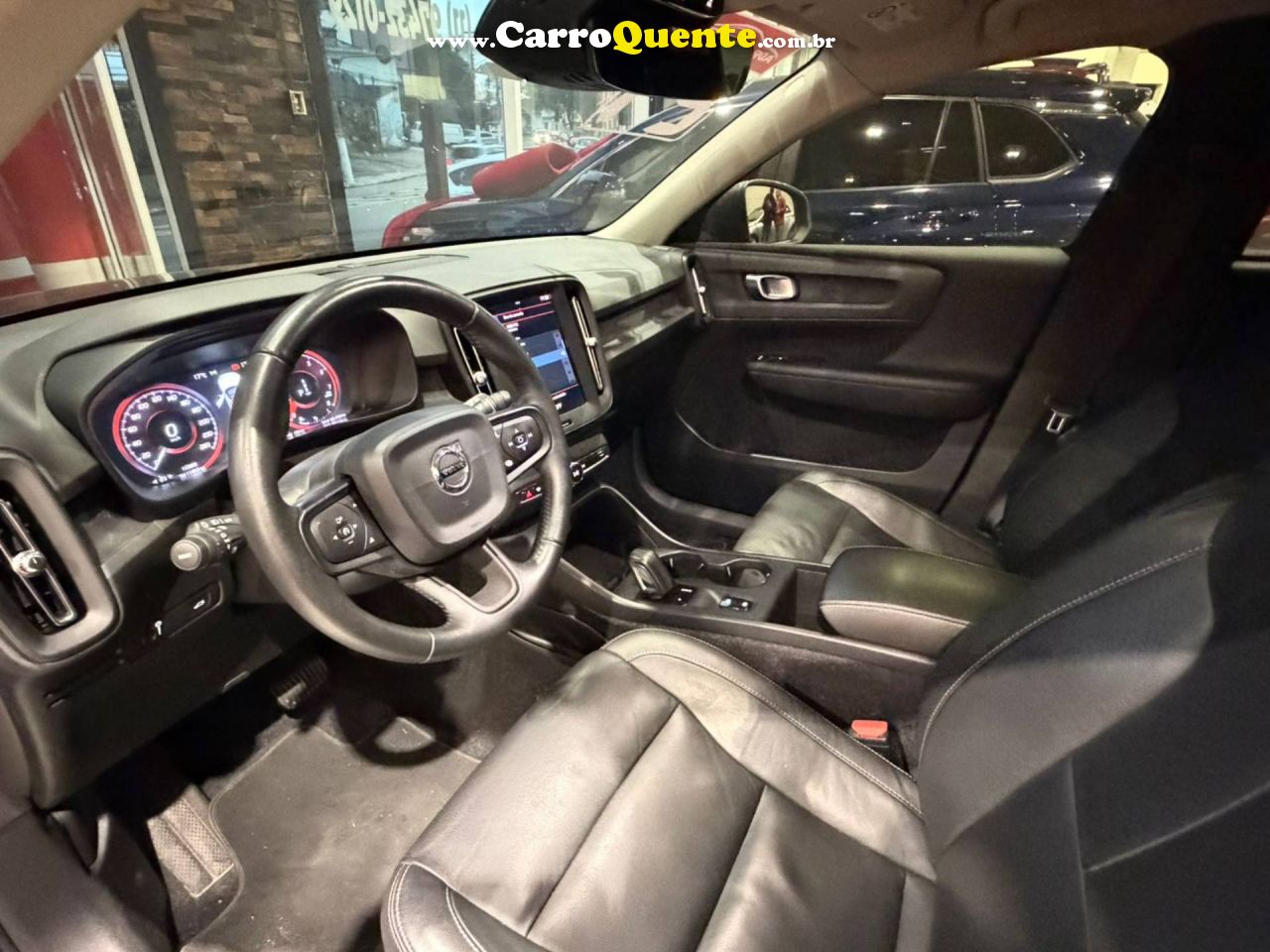 VOLVO XC40 2.0 T4 2019 - Loja