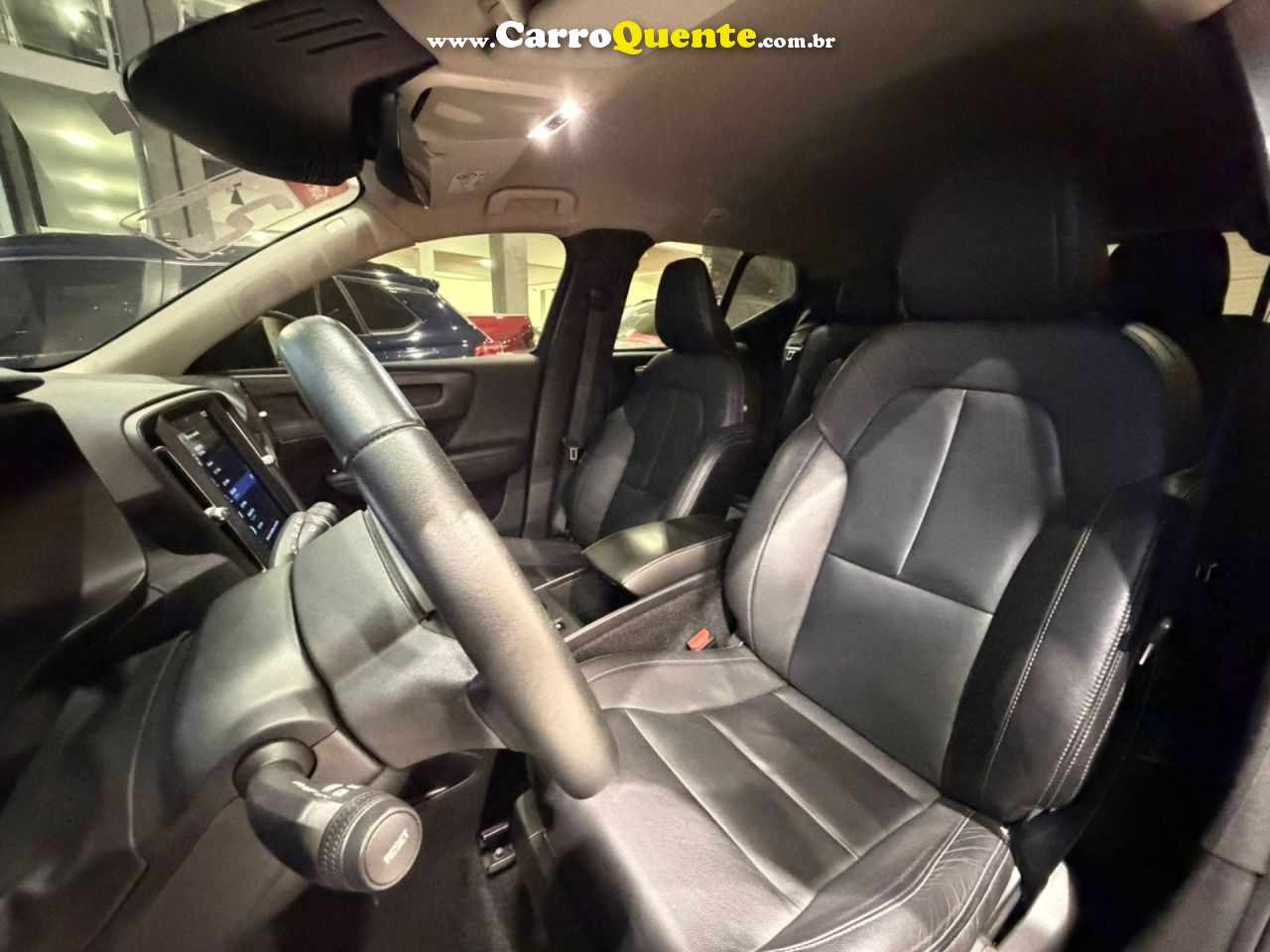 VOLVO XC40 2.0 T4 2019 - Loja