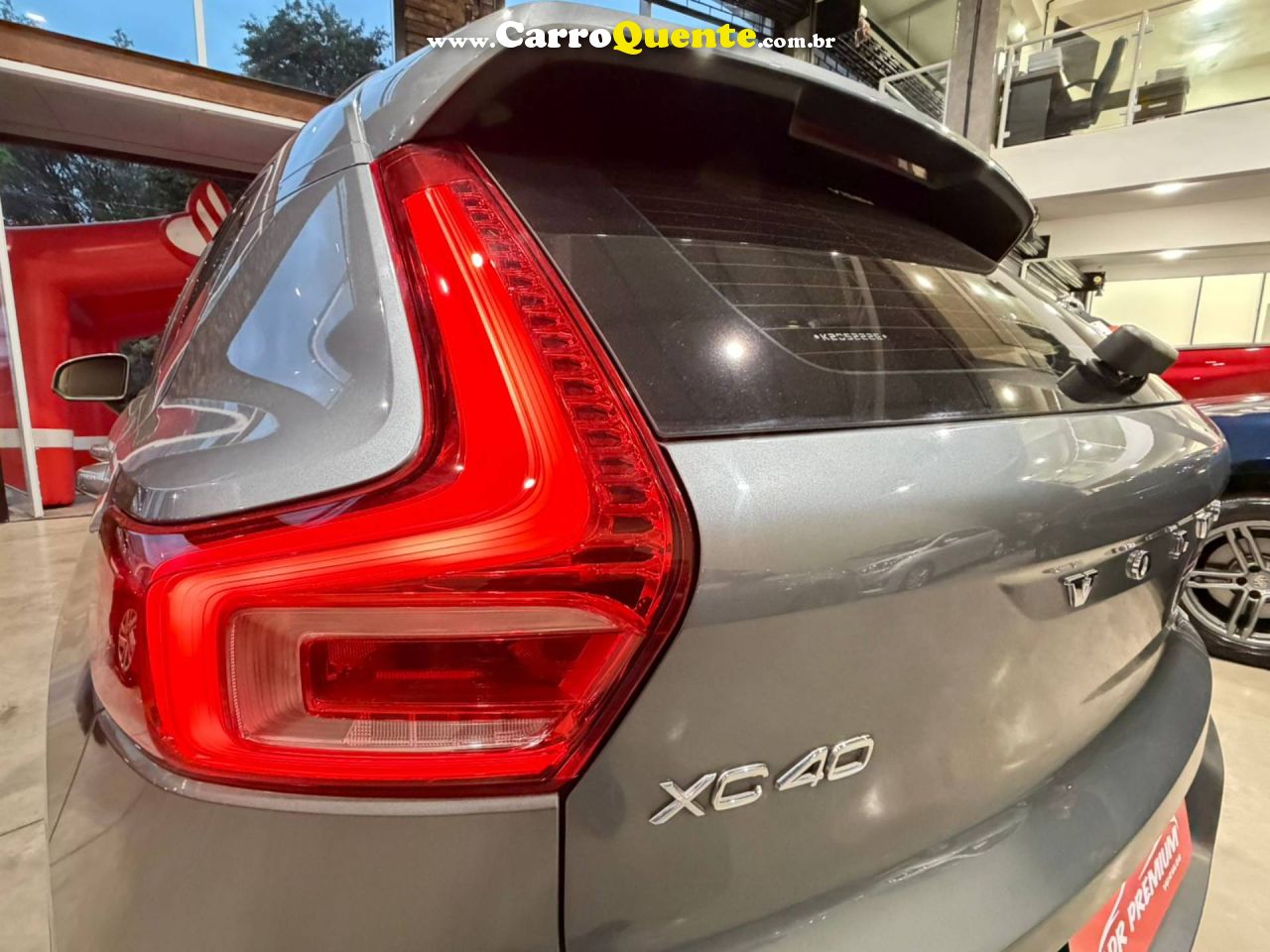 VOLVO XC40 2.0 T4 2019 - Loja