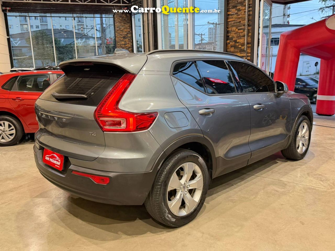 VOLVO XC40 2.0 T4 2019 - Loja