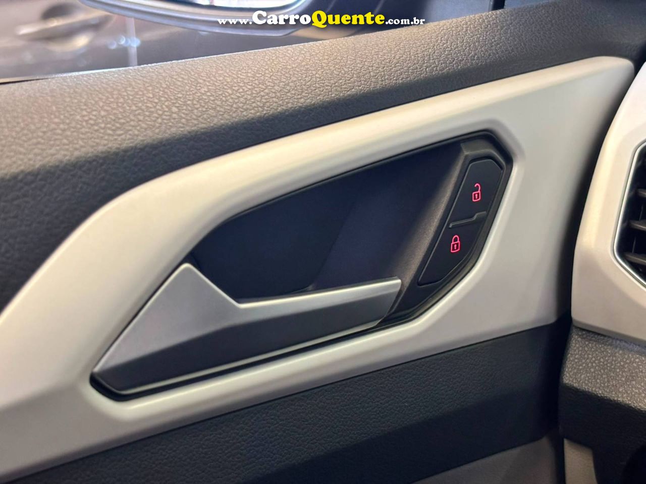 VOLKSWAGEN T-CROSS 1.4 250 TSI TOTAL HIGHLINE 2020 - Loja