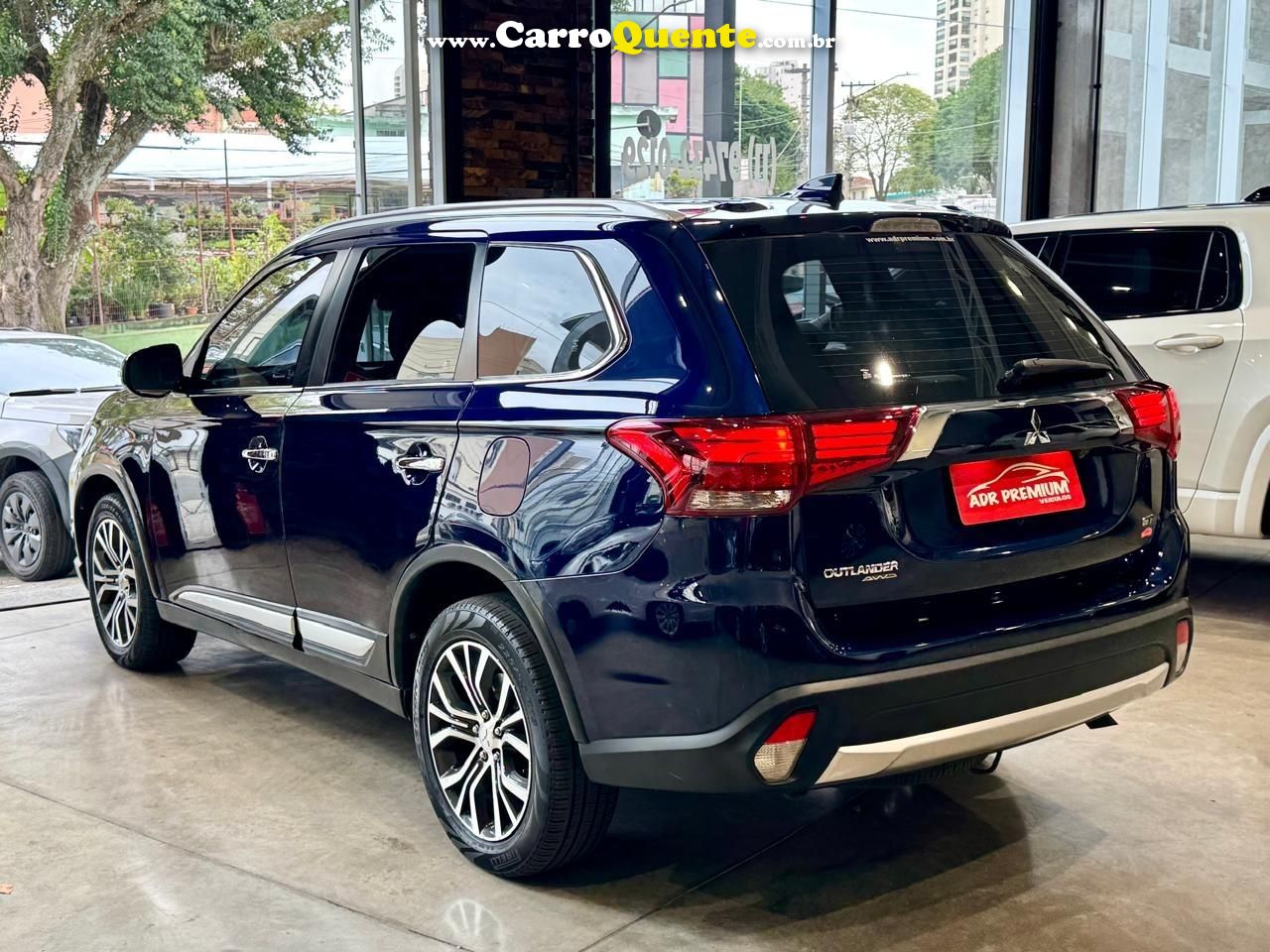 MITSUBISHI OUTLANDER 3.0 GT 4X4 V6 24V 2017 - Loja