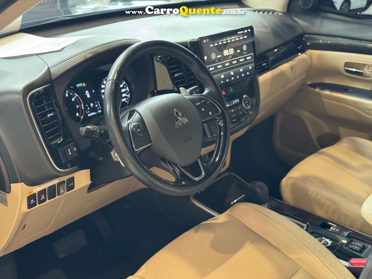 MITSUBISHI OUTLANDER 3.0 GT 4X4 V6 24V 2017 - Loja